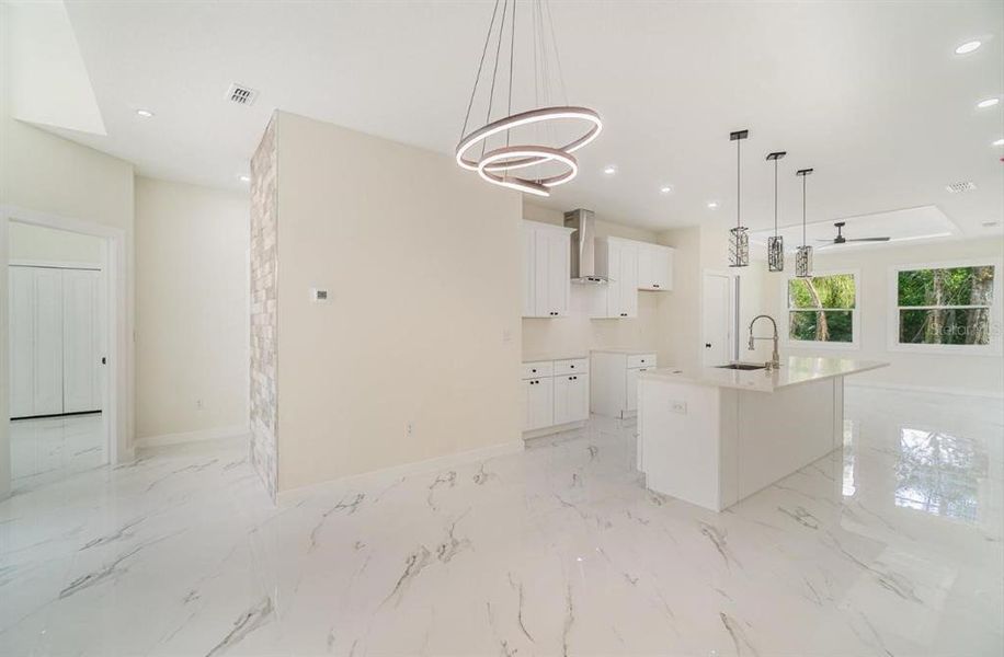 Spacious, unfurnished interior of a new home in , St. Cloud (Image 9).