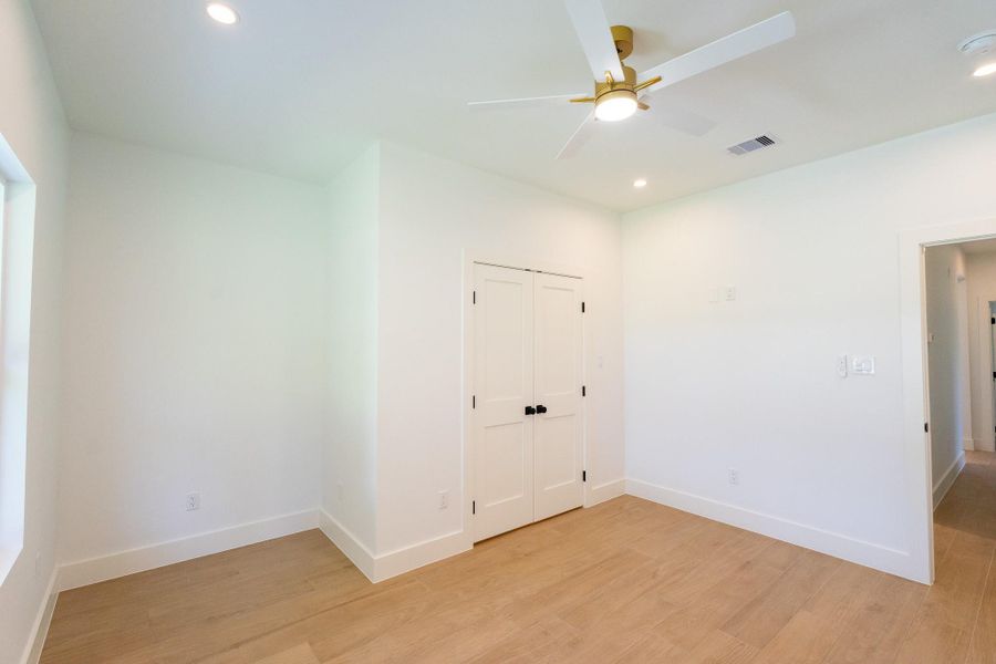 Spacious, unfurnished interior of a new home in , Pasadena (Image 23).