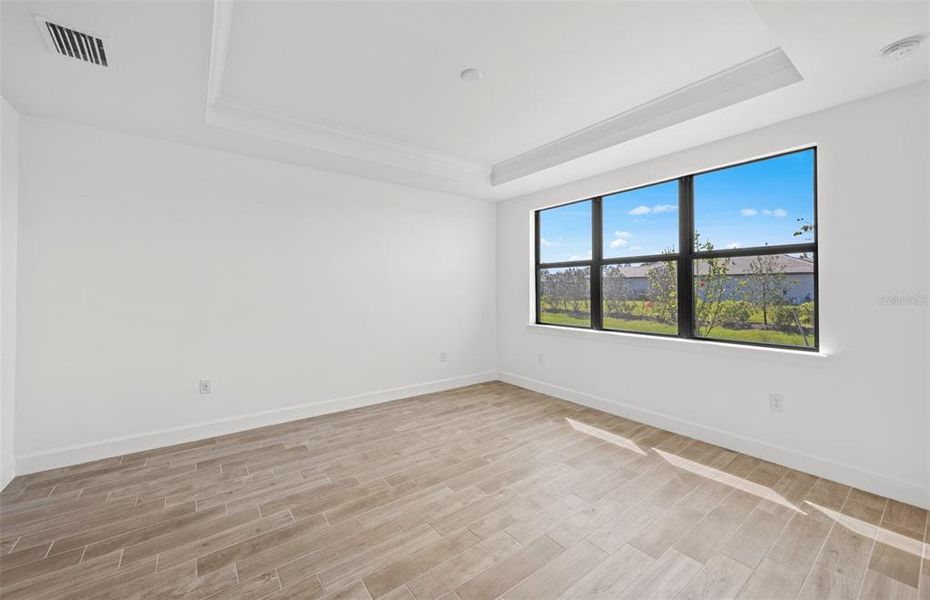 Spacious, unfurnished interior of a new home in , North Port (Image 19).
