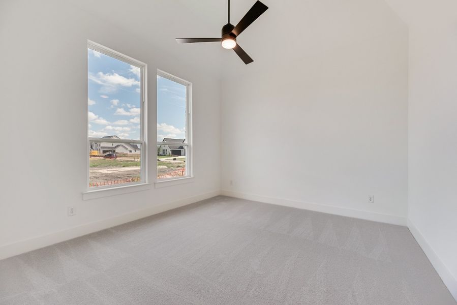 Spacious, unfurnished interior of a new home in Winding Creek, Rockwall (Image 38).