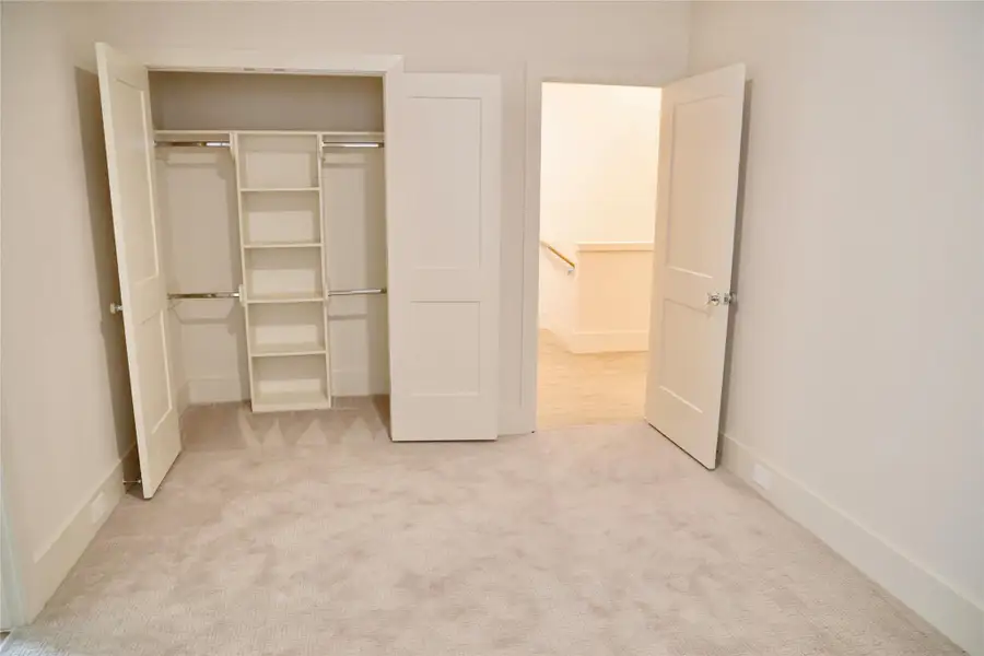 Spacious, unfurnished interior of a new home in , Houston (Image 10).