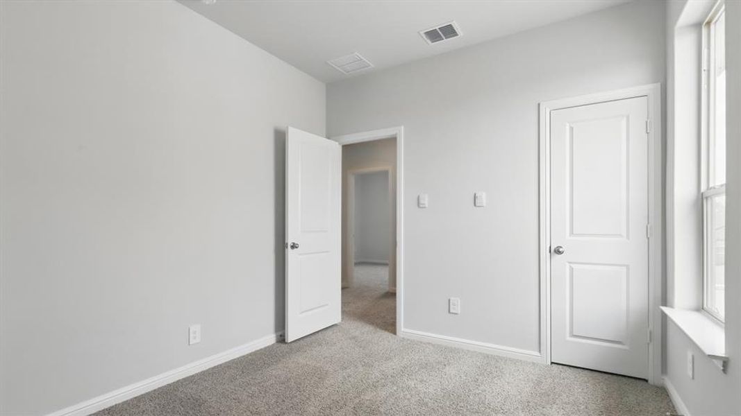 Spacious, unfurnished interior of a new home in Vista Point, Grandview (Image 27).