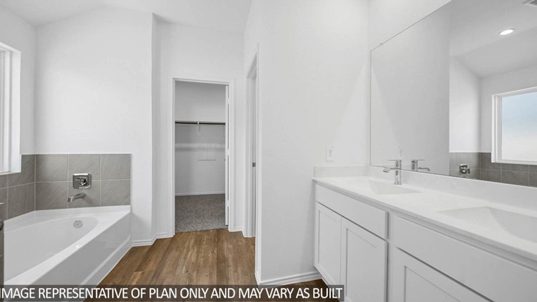 Furnished interior view inside a new home in Silverthorne, Conroe (Image 7).