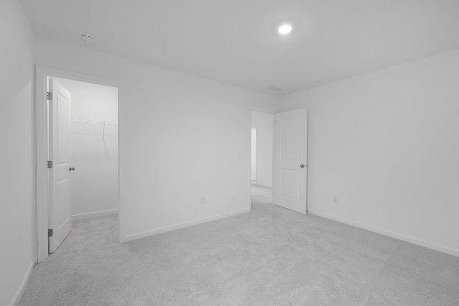 Spacious, unfurnished interior of a new home in Windance Lake, Loganville (Image 11).