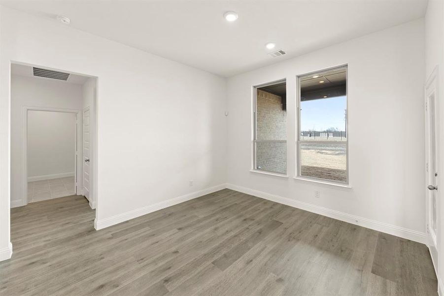 16. 6805 Lancashire - Dining