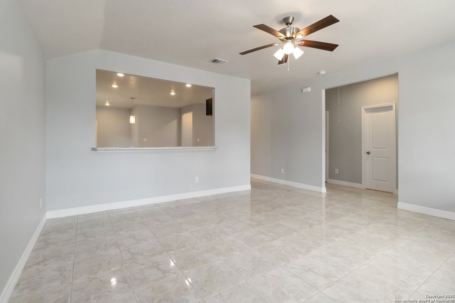 Spacious, unfurnished interior of a new home in , San Antonio (Image 13).