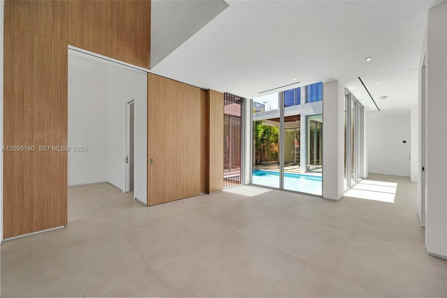 Spacious, unfurnished interior of a new home in , Miami (Image 18).