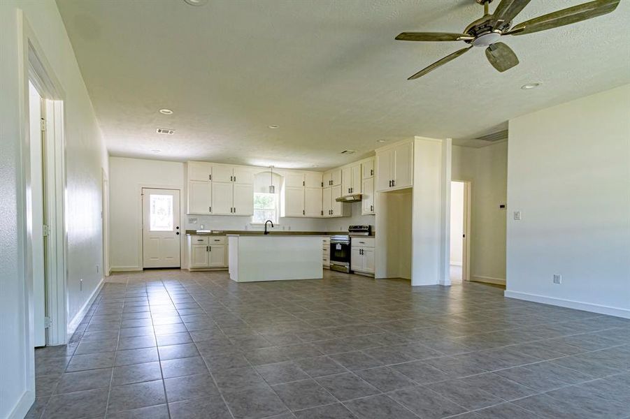 Image 20 of a home in . Image 20 of a home in .