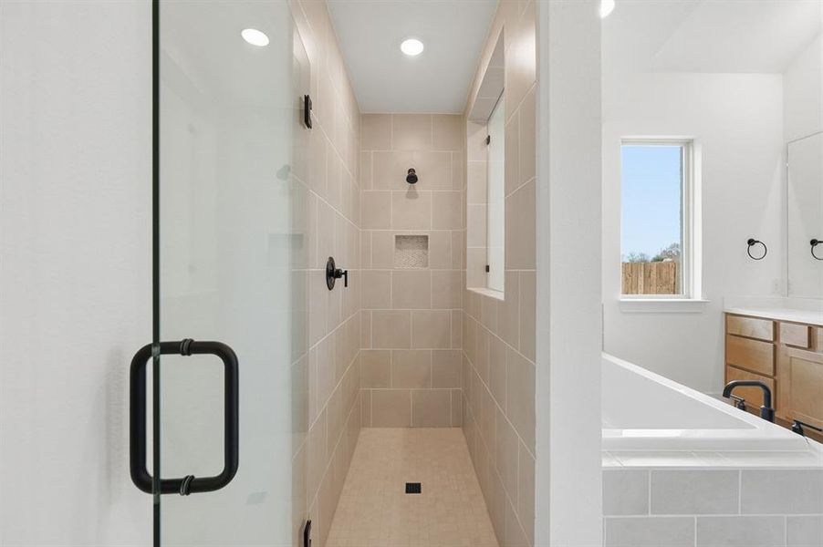 Furnished interior view inside a new home in Ridge Crossing, Waxahachie (Image 11).