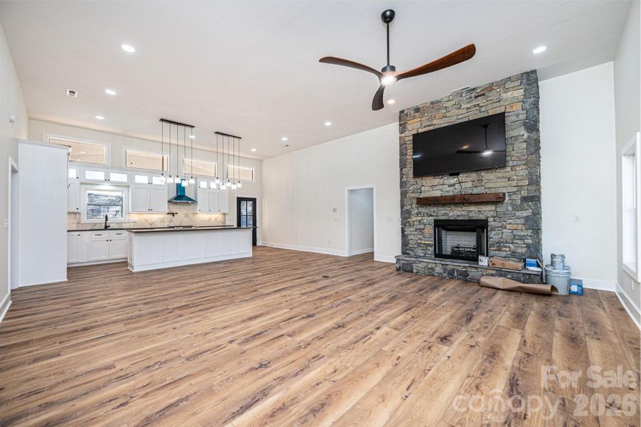 Spacious, unfurnished interior of a new home in , Lenoir (Image 21).