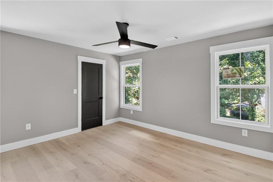 Spacious, unfurnished interior of a new home in , Stone Mountain (Image 123). Spacious, unfurnished interior of a new home in , Stone Mountain (Image 123).