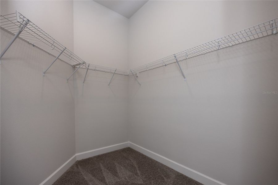 Spacious, unfurnished interior of a new home in Kirkland Farms, Alachua (Image 33).