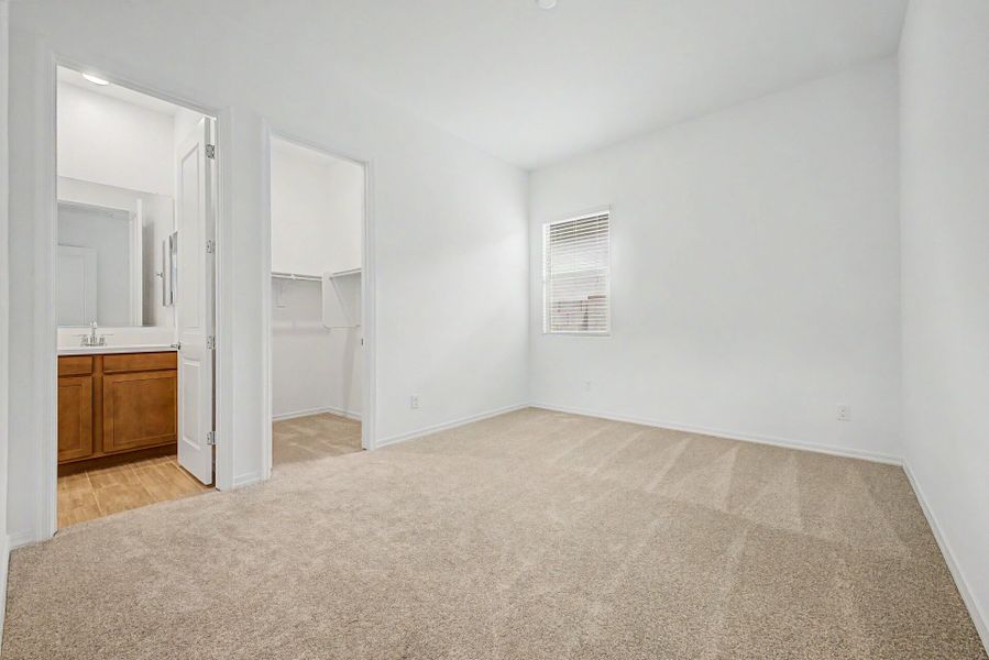 Spacious, unfurnished interior of a new home in Empire Pointe, Queen Creek (Image 16).