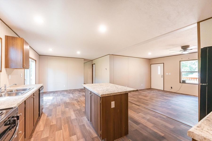 Furnished interior view inside a new home in , Conroe (Image 10).