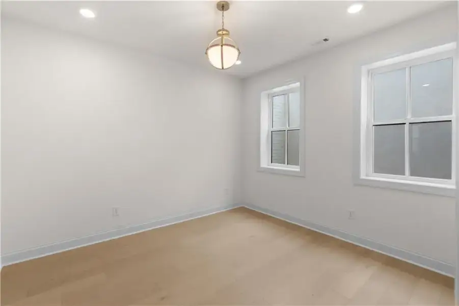 Spacious, unfurnished interior of a new home in Park Walke, Alpharetta (Image 36).