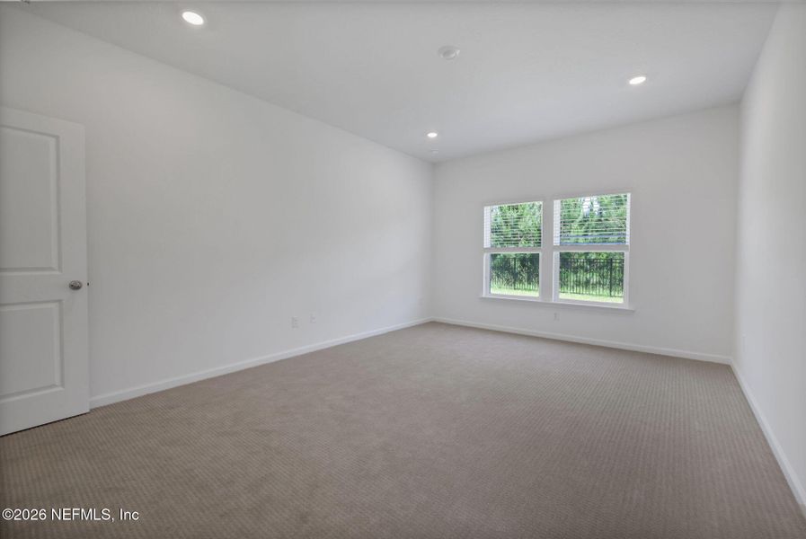 Spacious, unfurnished interior of a new home in Hyland Trail, Green Cove Springs (Image 51).