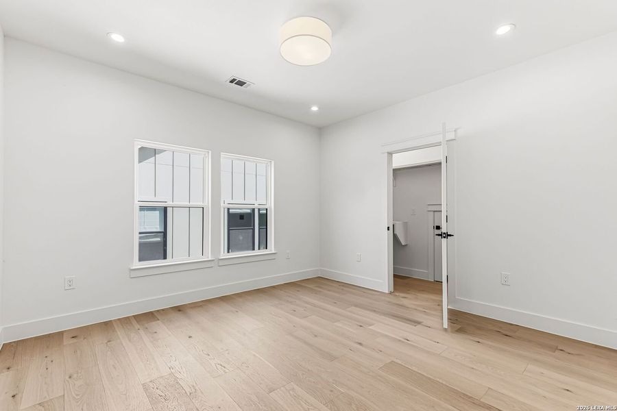 Spacious, unfurnished interior of a new home in , San Antonio (Image 50).