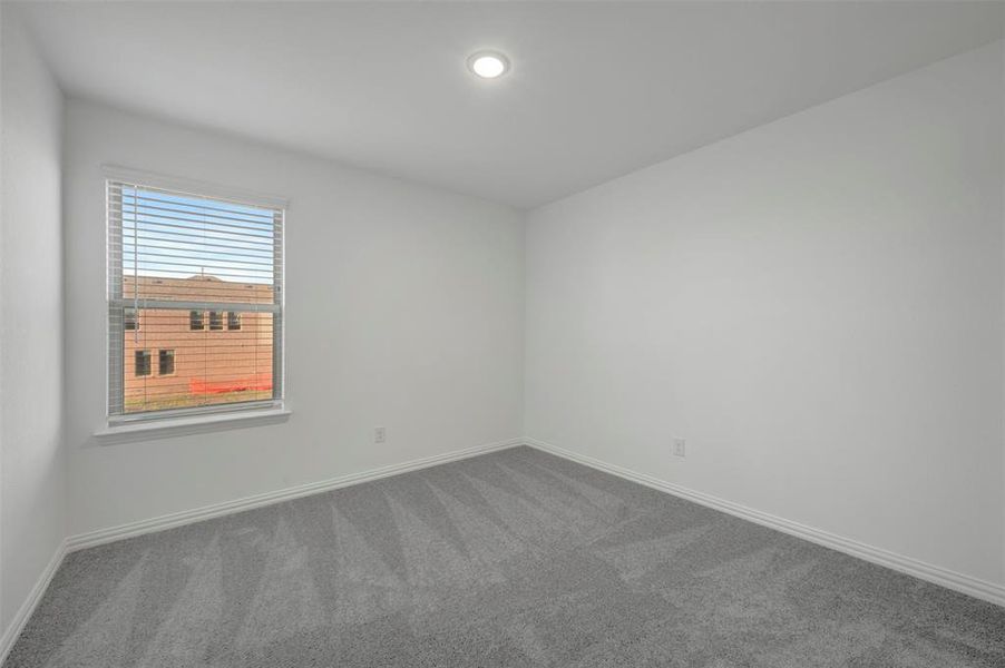 Spacious, unfurnished interior of a new home in Lily Creek at Sutton Fields, Aubrey (Image 25).