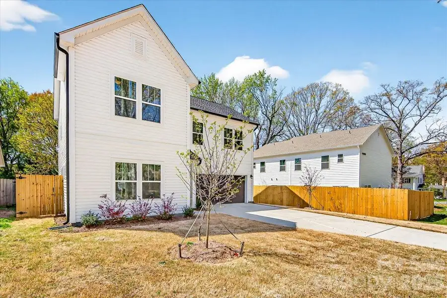 Exterior details and patio area of a home in , Charlotte (Image 4).