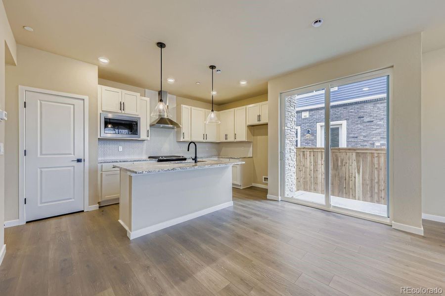 dining / kitchen