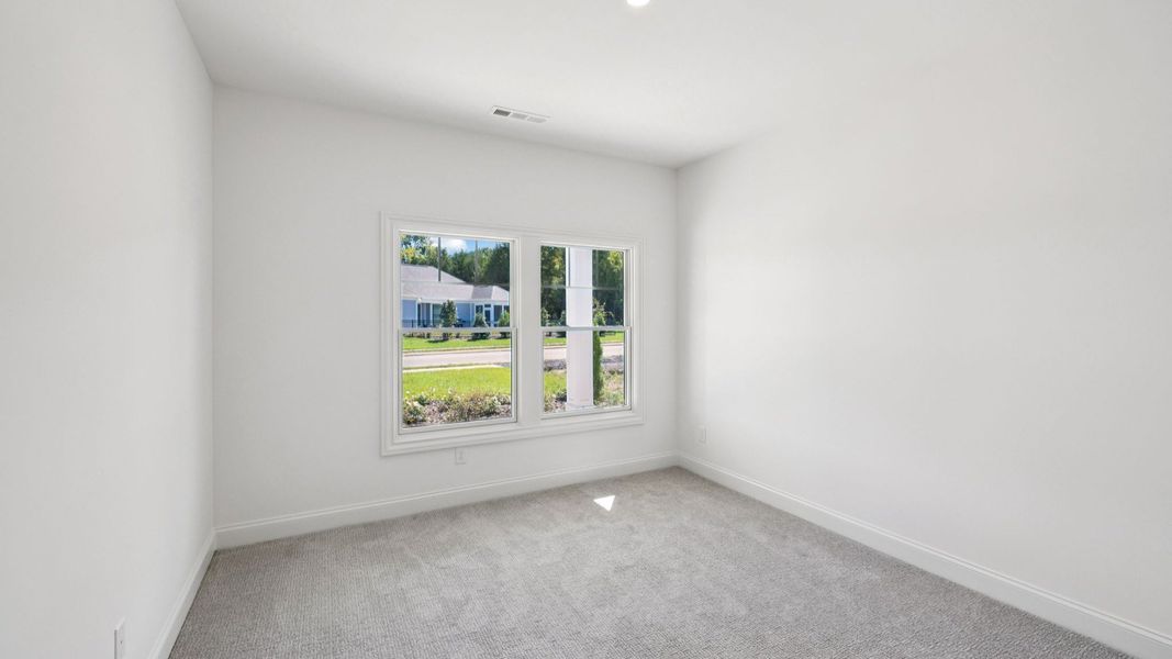 Spacious, unfurnished interior of a new home in The Courtyards at Stewarts Creek, Smyrna (Image 13).