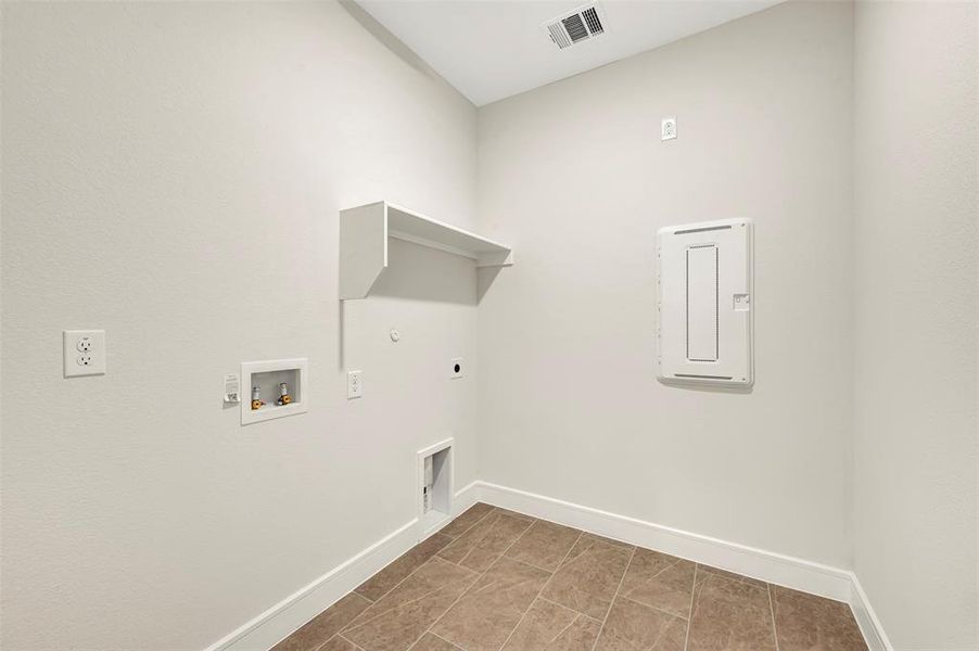 Spacious, unfurnished interior of a new home in Gateway Parks, Forney (Image 21).