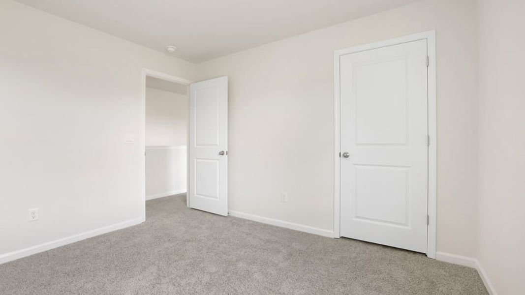 Spacious, unfurnished interior of a new home in Palmetto Valley, Anderson (Image 35).