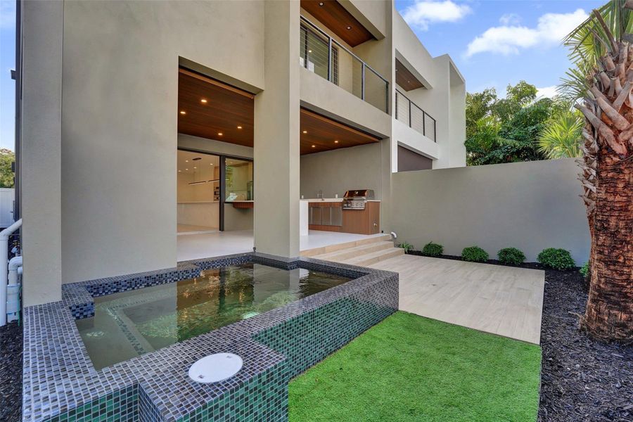 Exterior details and patio area of a home in , Fort Lauderdale (Image 4). Exterior details and patio area of a home in , Fort Lauderdale (Image 4).