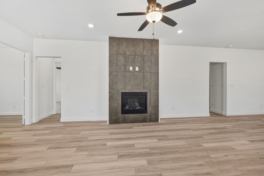 Spacious, unfurnished interior of a new home in Wildflower Ranch, Fort Worth (Image 15).