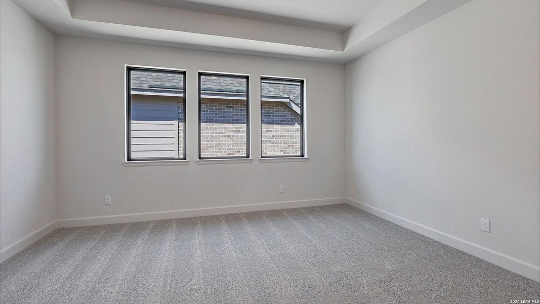 Spacious, unfurnished interior of a new home in Haby Hill, San Antonio (Image 27).