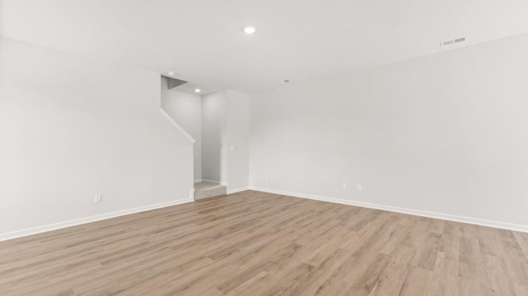 Spacious, unfurnished interior of a new home in Carlton, Douglasville (Image 27).