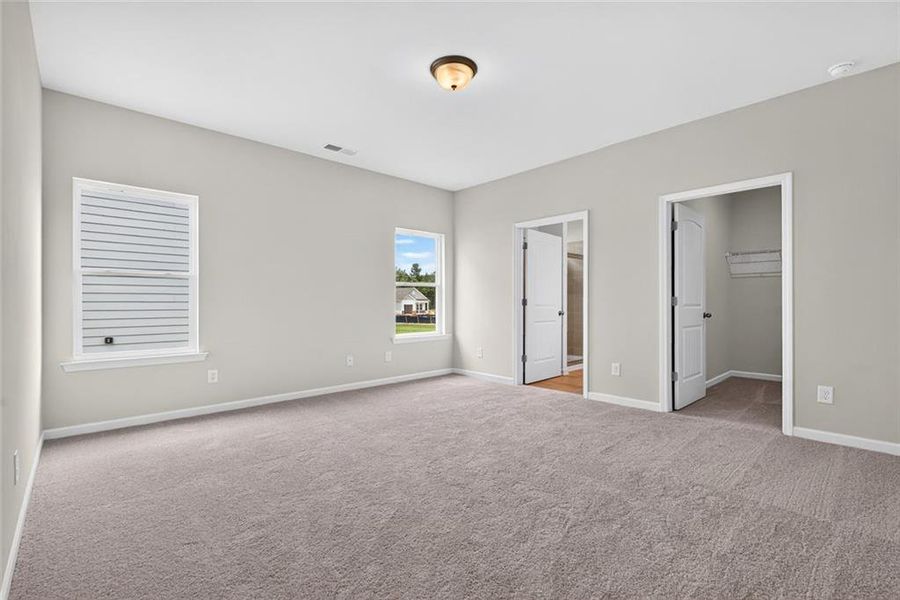Spacious, unfurnished interior of a new home in Southbend, Rome (Image 34).