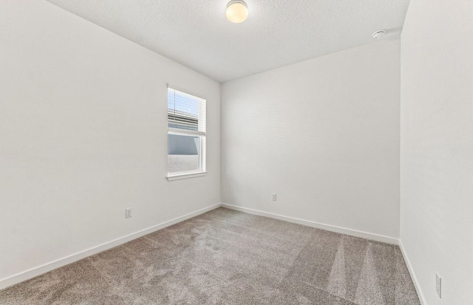 Spacious, unfurnished interior of a new home in Vida's Way, Wesley Chapel (Image 13).