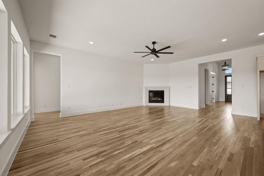 Spacious, unfurnished interior of a new home in Rolling Creek Ranch, Aledo (Image 22).