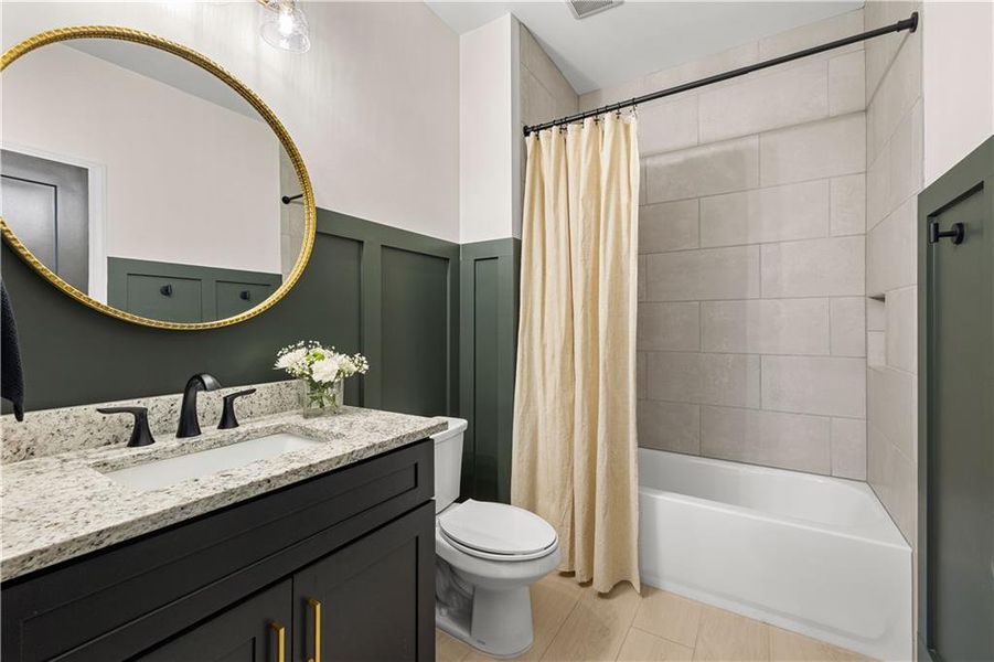 Furnished interior view inside a new home in , Winston (Image 38).