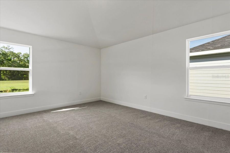 Spacious, unfurnished interior of a new home in Kirkland Farms, Alachua (Image 29).