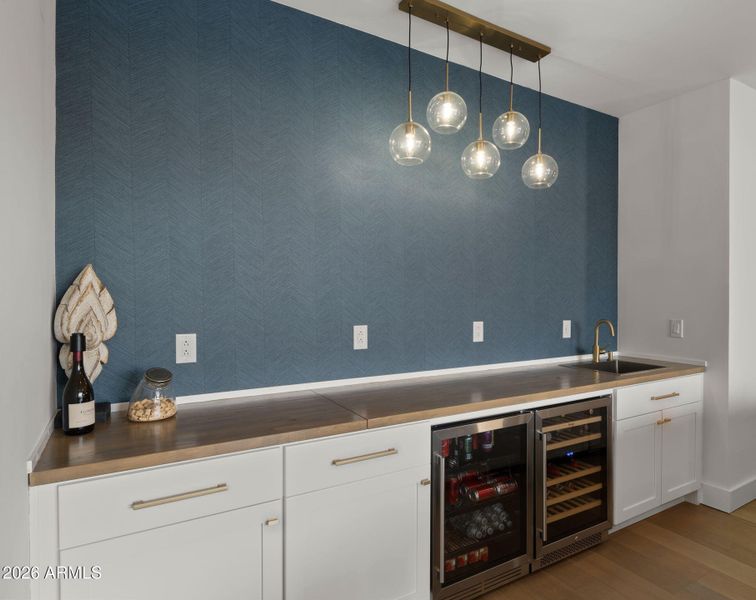 22-web-or-mls-Living Space7