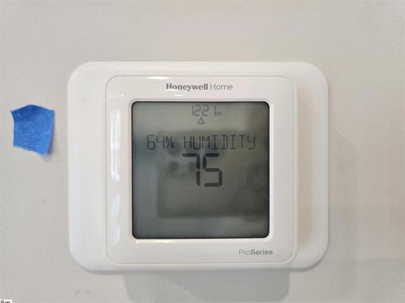 Image 18 of a home in South Park.