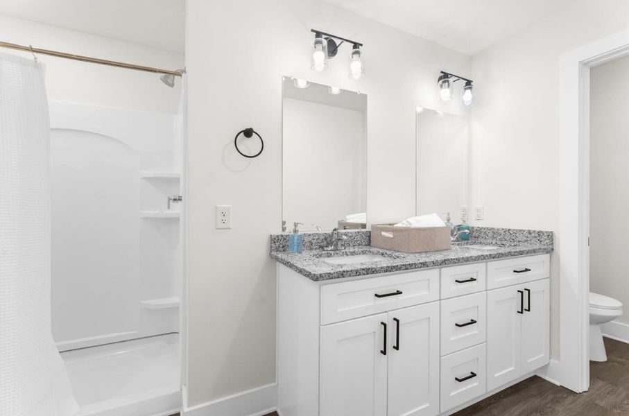 Furnished interior view inside a new home in , Hanahan (Image 18).
