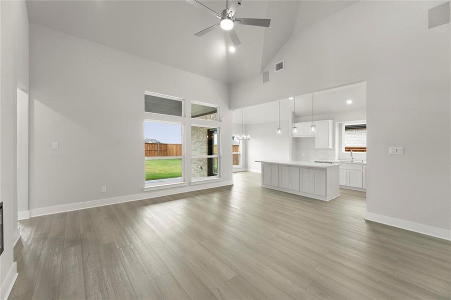 08. 2322 Bell - Family 08. 2322 Bell - Family