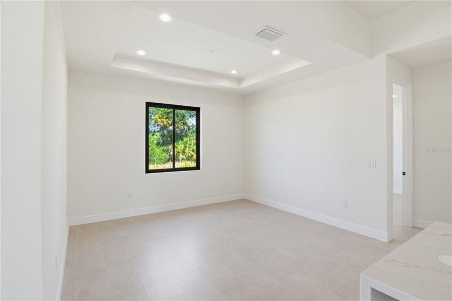 Spacious, unfurnished interior of a new home in , North Port (Image 19).