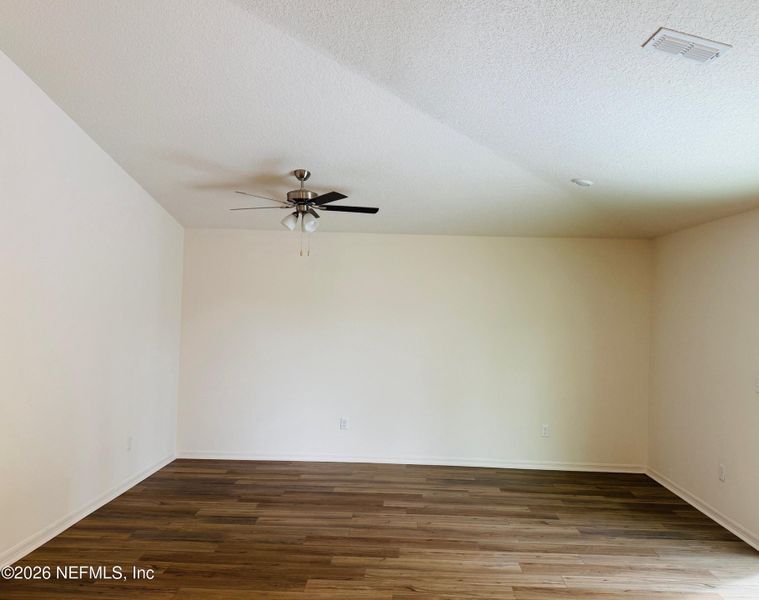 Spacious, unfurnished interior of a new home in Whisper Ridge, Hilliard (Image 8).