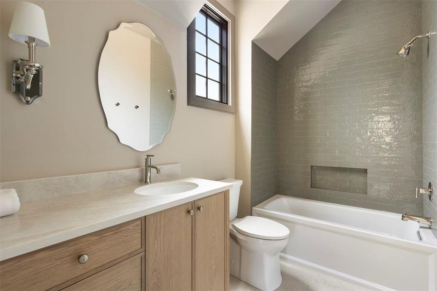 Bedroom 3 Ensuite Bath