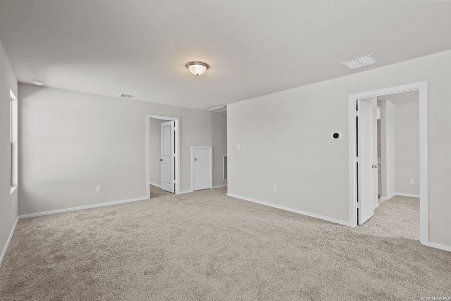 Spacious, unfurnished interior of a new home in Summerlin, San Antonio (Image 37).