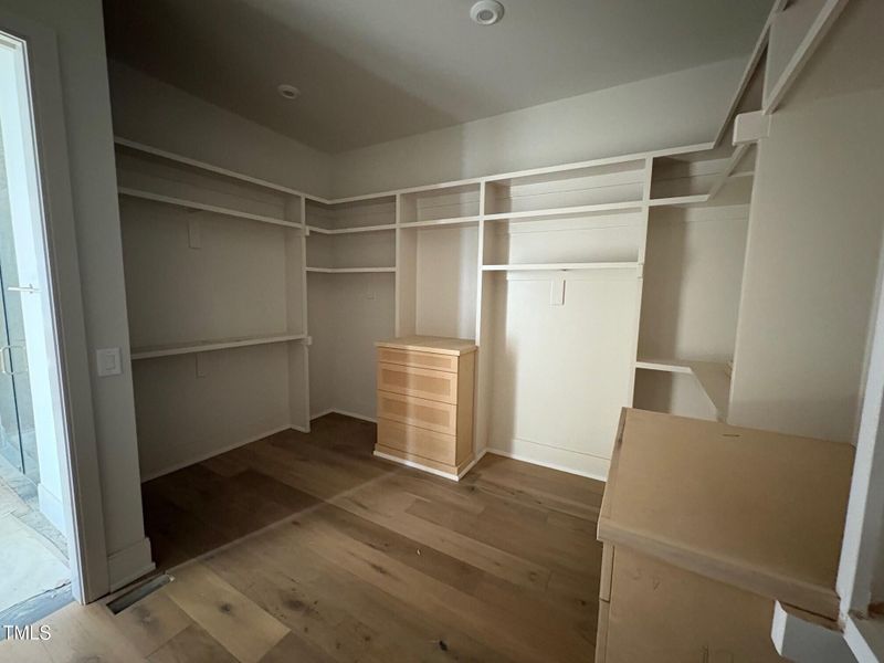 25.06.30 interior 12 25.06.30 interior 12