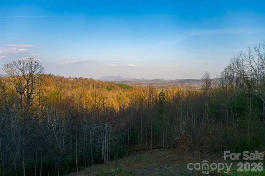 Year-round, panoramic mountain views Year-round, panoramic mountain views