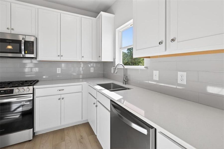 Furnished interior view inside a new home in Victoria Heights, Dallas (Image 13).