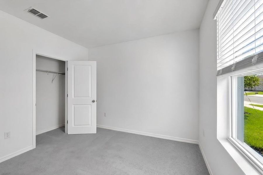 Spacious, unfurnished interior of a new home in Waterstone, Groveland (Image 10).