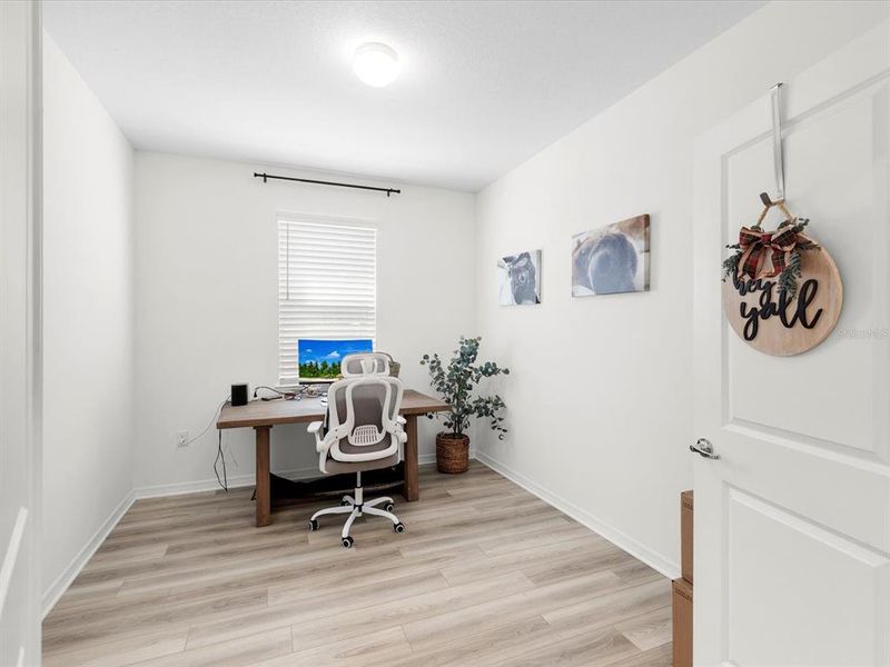 Furnished interior view inside a new home in , Land O' Lakes (Image 13).
