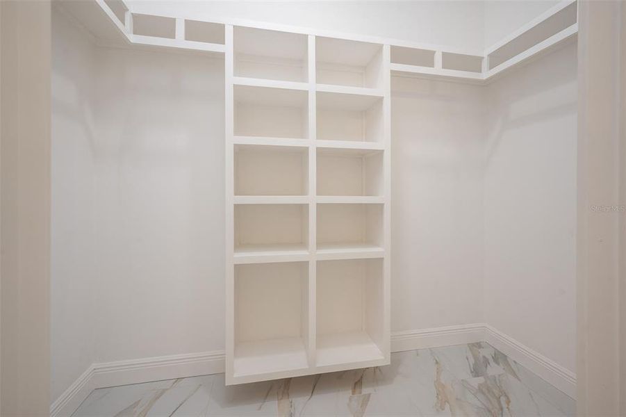 Spacious, unfurnished interior of a new home in , Williston (Image 13).